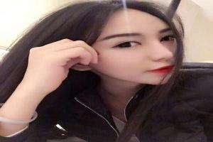 说不尽、无佳思。沉香断续玉炉寒